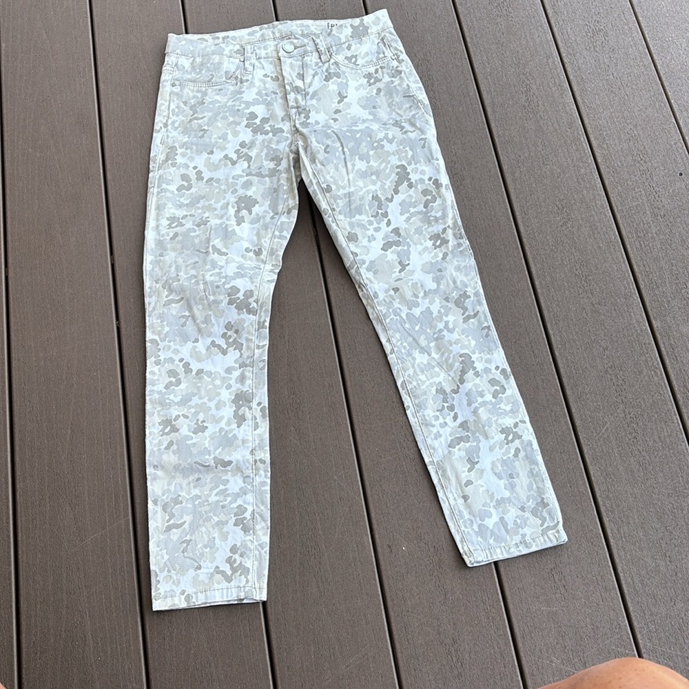 BLANKNYC Camouflage pants NWOT